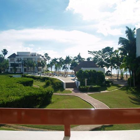 Beachfront Apartment Your Home In Косумел Екстериор снимка