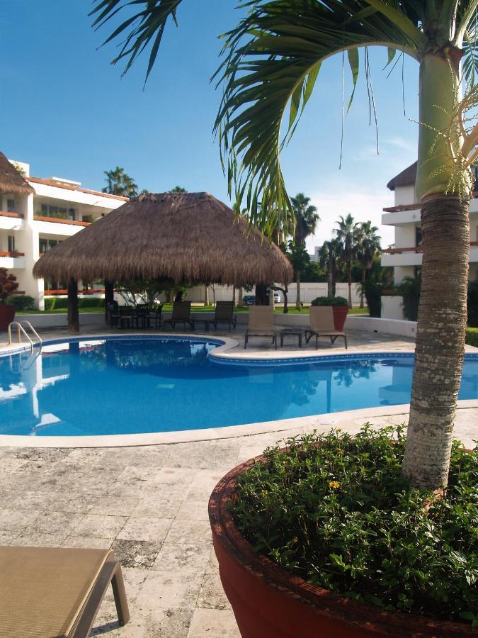 Beachfront Apartment Your Home In Косумел Екстериор снимка